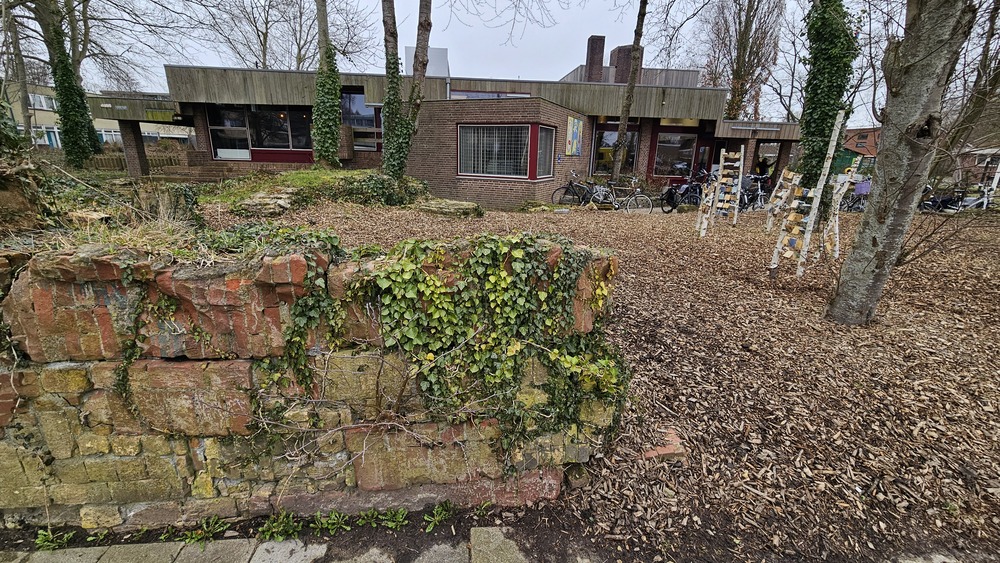 le roy tuin bij voormalige regenboogkerk leeuwarden