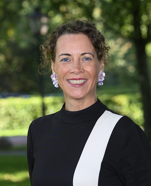 wethouder hedwich rinkes gemeente heerenveen